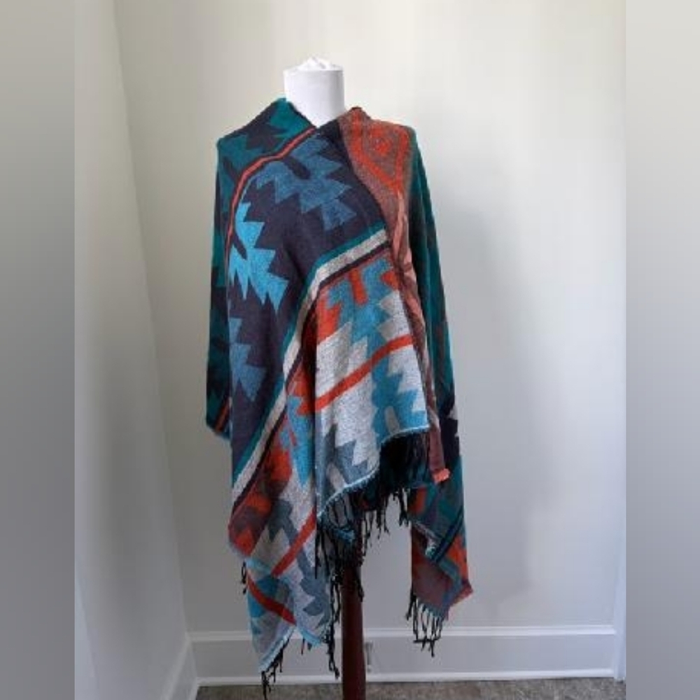 Urban Coco Geometric Poncho